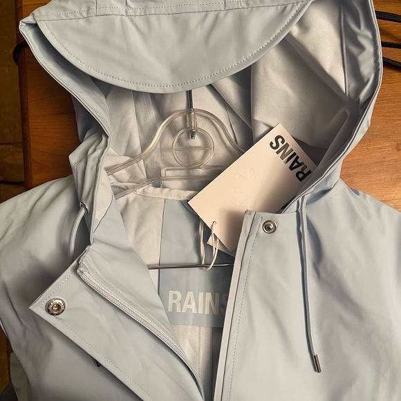 Gorgeous RAINS trench coat with string waist. Size M-Light blue. - Picture 2 of 6